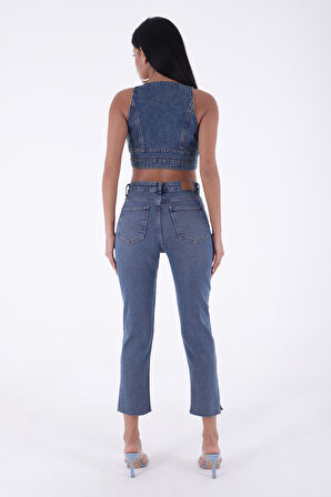 Cepleri ve Paçaları Taş Detaylı Yüksek Belli Mom Fit Kadın Kot Pantolon Jean Orta Mavi Tintli Denim