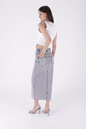 Önü Yırtmaçlı ve Dikiş Detaylı Cepli Astarsız Kadın Kot Etek Kaplama Orta Mavi Kar Yıkama Denim