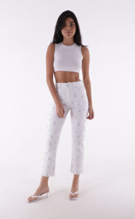 Önü Dekoratif Taş Detaylı ve Paçaları Dikişsiz Bilek Boy Mom Fit Kadın Jean Pantolon Beyaz