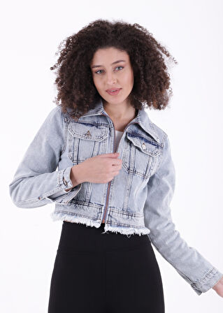 Püskül Detaylı ve Fermuarlı Kolları Düğmeli Kısa Kot Kadın Ceket Kar Yıkama Açık Mavi Denim