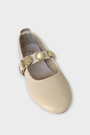 Kadın İnci ve Mühür Aksesuar Bantlı Babet KREM