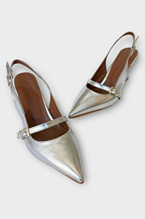 Kadın Tek Bant Tokalı Sivri Burun Arkası Açık Topuklu Ayakkabı GÜMÜŞ