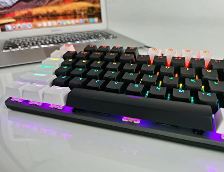 104 Tuşlu Gaming Klavye Rgb Işıklı Animasyon Modlu Mekanik Hisli Klavye Oyuncu Klavyesi 