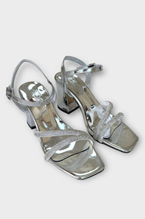 Kadın Çift Bantlı Taş Detay Topuklu  Ayakkabı GÜMÜŞ