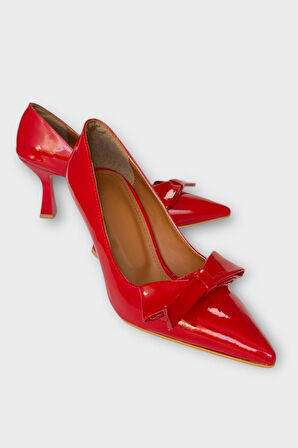 Kadın Fiyonk Tokalı Sivri Burun Topuklu Ayakkabı KIRMIZI