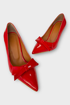 Kadın Fiyonk Tokalı Sivri Burun Topuklu Ayakkabı KIRMIZI