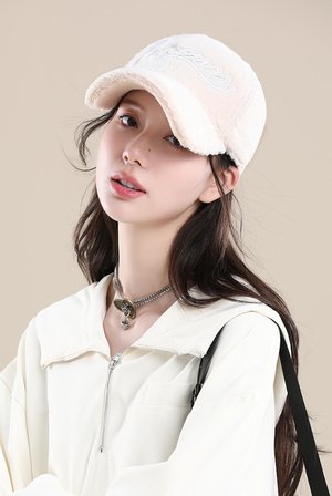 Valkyrie Peluş Şapka Kadın Erkek Unisex Kışlık Şapka Nakışlı Ayarlanabilir Teddy Şapka Koyu Kahve