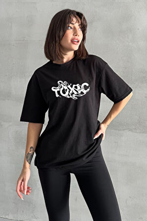 Kadın Toxic Baskılı Bisiklet Yaka Oversize T-Shirt