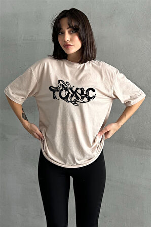 Kadın Toxic Baskılı Bisiklet Yaka Oversize T-Shirt