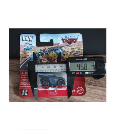 Disney Pixar Cars Mini Arabalar Jackson Storm Dikkat Uzunluk 4cm
