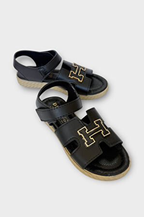 Kadın Önü ve Arkası Açık Yazlık Sandalet SİYAH