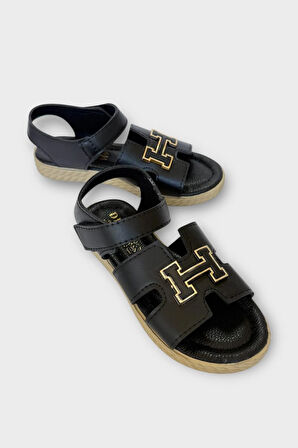 Kadın Önü ve Arkası Açık Yazlık Sandalet SİYAH