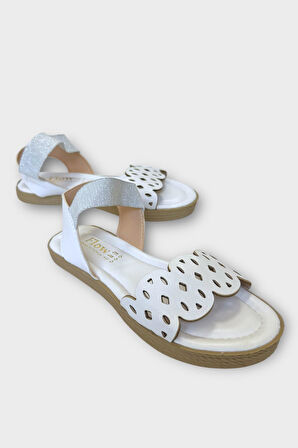 Kadın Tek Bant Lastik Detaylı Lazer Kesim Yazlık Sandalet BEYAZ