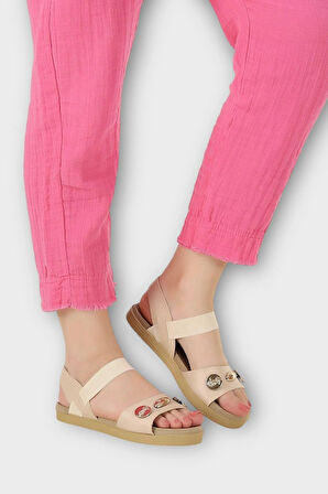 Kadın Tek Bant Aksesuarlı  Bilek Lastik Detaylı  Sandalet BEJ