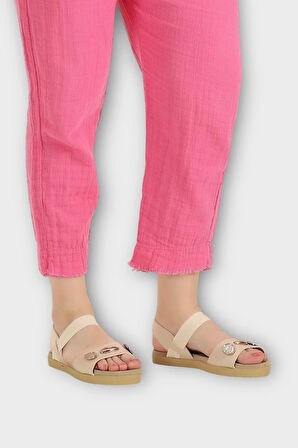 Kadın Tek Bant Aksesuarlı  Bilek Lastik Detaylı  Sandalet BEJ