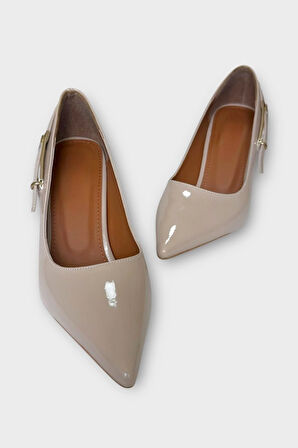 Kadın Rugan Yan Bant Detaylı Topuklu Ayakkabı  BEJ