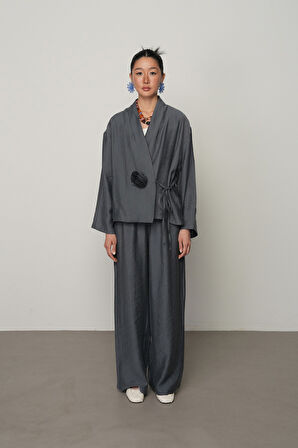 Kadın Gül Detaylı Yandan Bağlamalı Düz Renk Kimono-Ceket