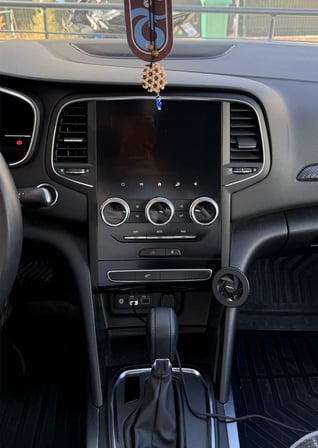 Renault Megane 4 Otomatik Vites Araç Içi Premium Telefon Tutucu - Araba Telefon Tutacağı Havalandırma Için