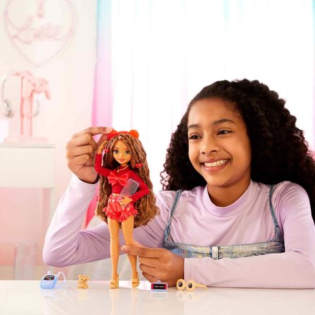 Mattel Oyuncak Barbie Dream Besties Ana Karakter Bebekleri Teresa Hyc23 (Karışık Model 1 Adet)