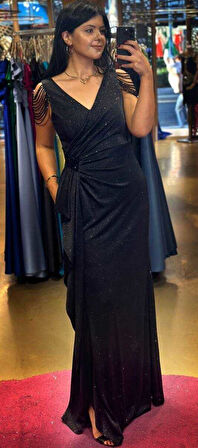 Siyah  Kalın Askı Boncuk İşlemeli  Yırtmaçlı Düz Kesim Simli Uzun Abiye Elbise 7599