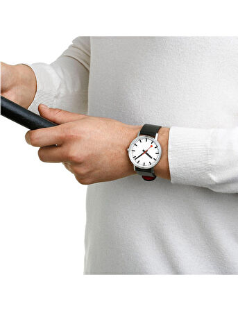 Mondaine Classic A660.30360.16OMV