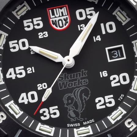 LUMINOX XA.6442.H F-117 NIGHTHAWK® x SKUNK WORKS® 6440 Serisi (İsviçre Üretimi Ronda 515 Mekanizmalı) Pilot Erkek Kol Saati