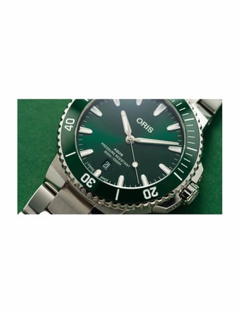 Oris Aquis Date 01 733 7789 4157-07 8 23 04PEB