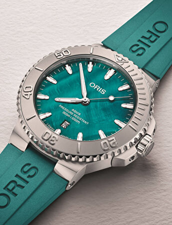 Oris Aquis New York Harbor Limitli Üretim II 43,5 mm Otomatik Saat 01 733 7789 4187-Set