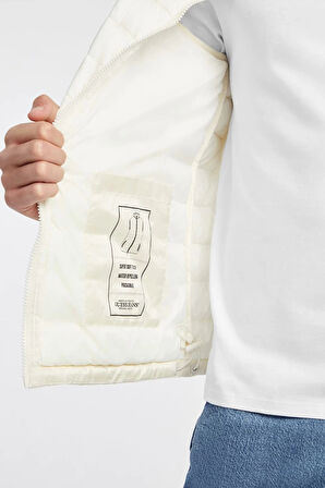 Guess  GJ HOODED PUFFER VES Erkek Beyaz Yelek M4YN11WG922-G053