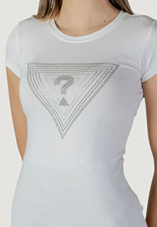 Guess Kadın Beyaz Ombré Triangle Logolu Tişört
