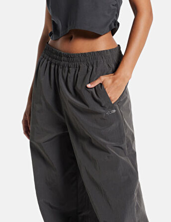 Guess Nina Nylon Kadın Eşofman Altı V5YB00WHCH2