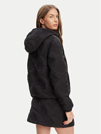 Guess Tamamı Logolu Dolgulu Kadın Ceket V5YL03WHEB2