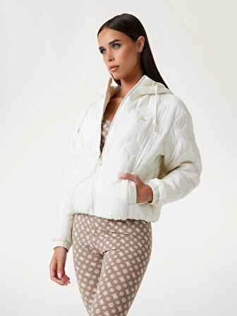 Guess Ivy Kadın Krem Aktif Mont V5YL03WHEB2-F0EN