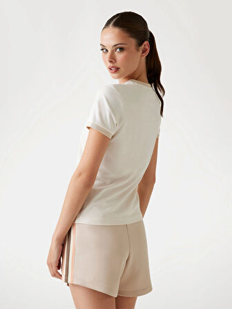 Guess Carmen Kadın Beyaz Aktif Slim Fit T-Shirt V5YI01J1314-G1O6