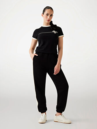 Guess Carmen Kadın Siyah Aktif Slim Fit T-Shirt V5YI01J1314-JBLK