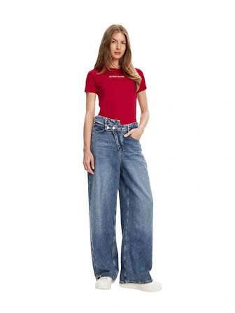 Guess Gj Ss Cn Slim Kadın Kırmızı Slim Fit T-Shirt W4YI01J1314-G585