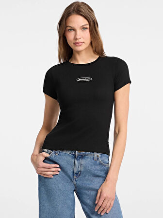 Guess Kadın Siyah Slim Fit Logolu T-shirt W5YP37KA0H1-JBLK