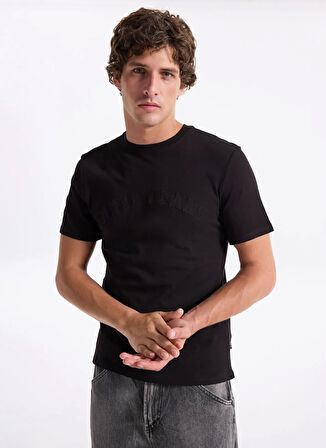 Guess Jeans Bisiklet Yaka Düz Siyah Erkek T-Shirt M5YI05K8HM0-JBLK Guess Jeans Erkek