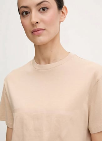 Guess Yuvarlak Yaka Baskılı Kahve Kadın T-Shirt V2YI06K8HM0-G1G2