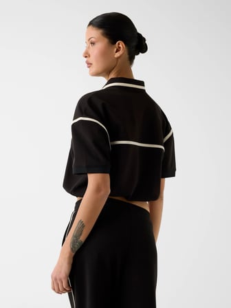 Guess Jasmine Kısa Polo Yakalı Yarım Fermuarlı Kadın Siyah Polo T-shirt  V6GP01K2945-JBLK