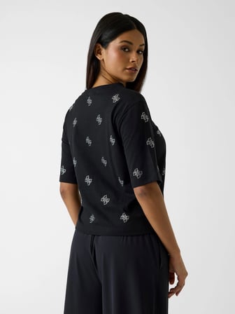 Guess Silvy Boxy Fit Kadın Siyah T-shirt V6GI18K2985-JBLK