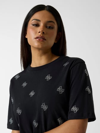 Guess Silvy Boxy Fit Kadın Siyah T-shirt V6GI18K2985-JBLK