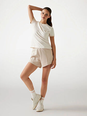 Guess Fosca Kadın Beyaz Aktif Boxy Fit T-Shirt V5BI06J1314-G1O6