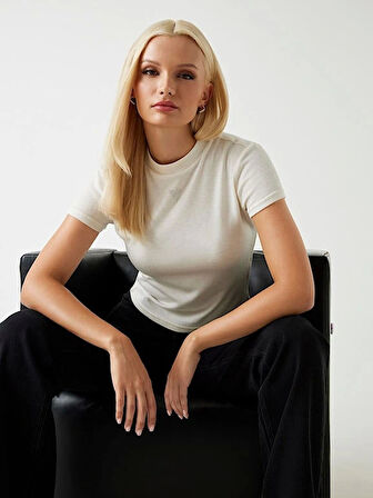 Guess Licia Kadın Beyaz Top W5BP07KCGM2-G012