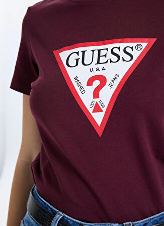 Guess Yuvarlak Yaka Baskılı Kırmızı Kadın T-Shirt Original Kadın Slim Fit T-Shirt