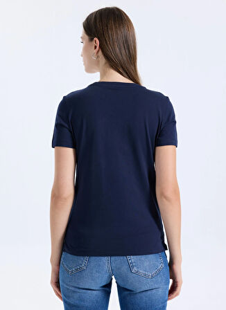 Guess Yuvarlak Yaka Baskılı Mavi Kadın T-Shirt Pearls Kadın Regular Fit T-Shirt