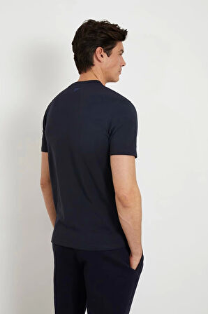 Guess Erkek Önü Logolu T-Shirt