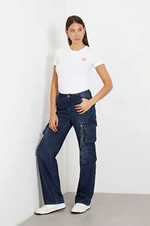 Kadın Guess Üçgen Logolu T-Shirt / Beyaz | XL