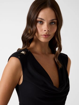 Guess Kolsuz Karole Degaje Yaka Mini Kadın Siyah Elbise W6YK11K4357-JBLK