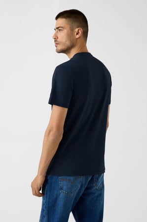 Guess Bisiklet Yaka Kısa Kollu Orta Üçgen HD Baskılı Erkek Lacivert T-shirt M6YI40K4226-G7V2